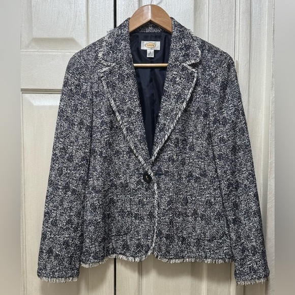Talbots Jackets & Blazers - Talbots Women Size 4 Navy Blue White Boucle Tweed Fringe One Button Blazer